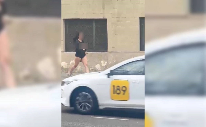 Bakıda çılpaq gəzən qadın psixi xəstəxanaya yerləşdirildi — FOTO
