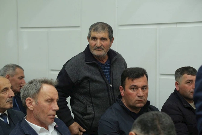 Sevindik Hətəmov Navahı qəsəbəsində səyyar qəbul-görüş keçirdi — FOTOLAR