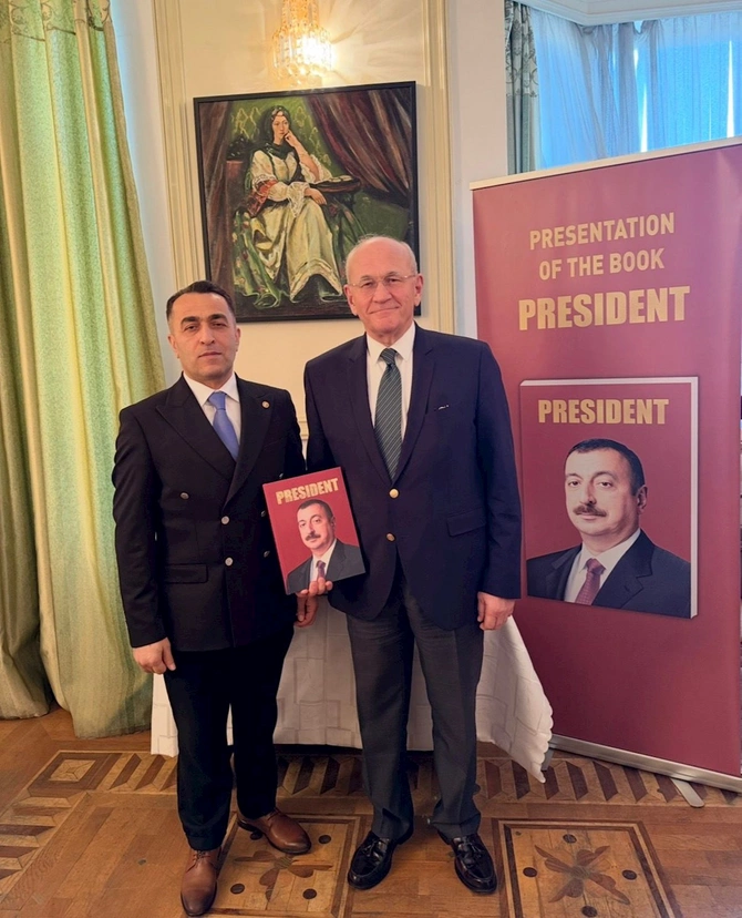 Yazıçı-publisist Emil Nəsirlinin yeni nəşr olunan “Prezident” kitabının təqdimat mərasimi keçirilib — FOTOLAR