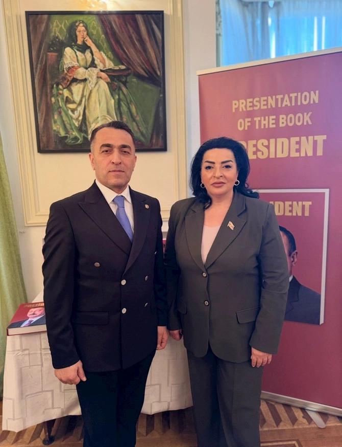 Yazıçı-publisist Emil Nəsirlinin yeni nəşr olunan “Prezident” kitabının təqdimat mərasimi keçirilib — FOTOLAR