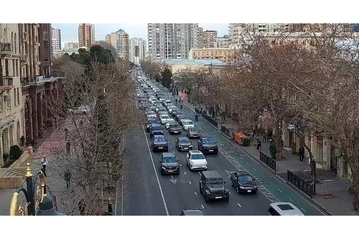 Bakıda 21 istiqamətdə tıxac var — SİYAHI
