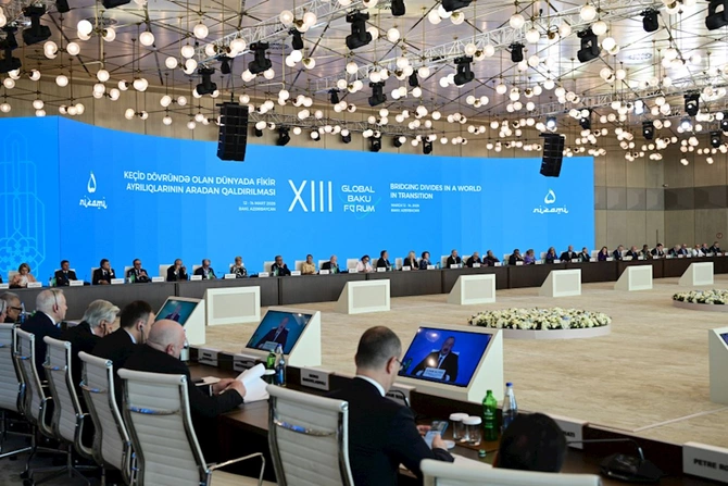 Prezident İlham Əliyev XIII Qlobal Bakı Forumunun açılış mərasimində çıxış etdi — FOTOLAR (YENİLƏNİB)