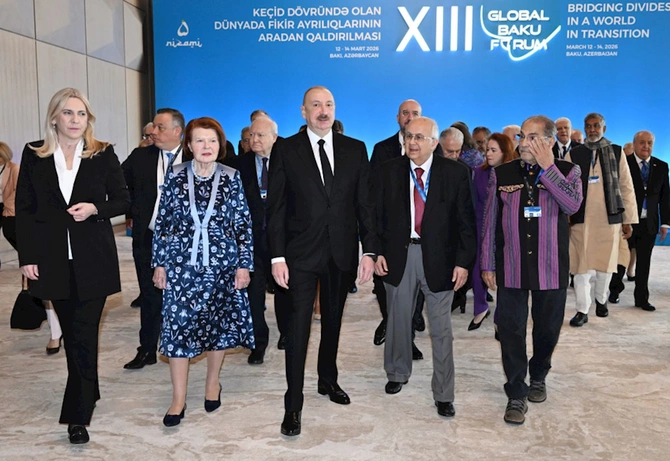 Prezident İlham Əliyev XIII Qlobal Bakı Forumunun açılış mərasimində çıxış etdi — FOTOLAR (YENİLƏNİB)