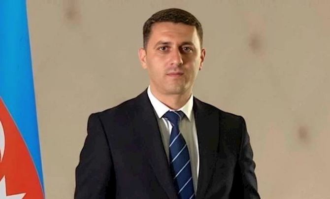 İcra başçısı köməkçisini işdən çıxardı — FOTO İcra başçısı köməkçisini işdən çıxardı — FOTO