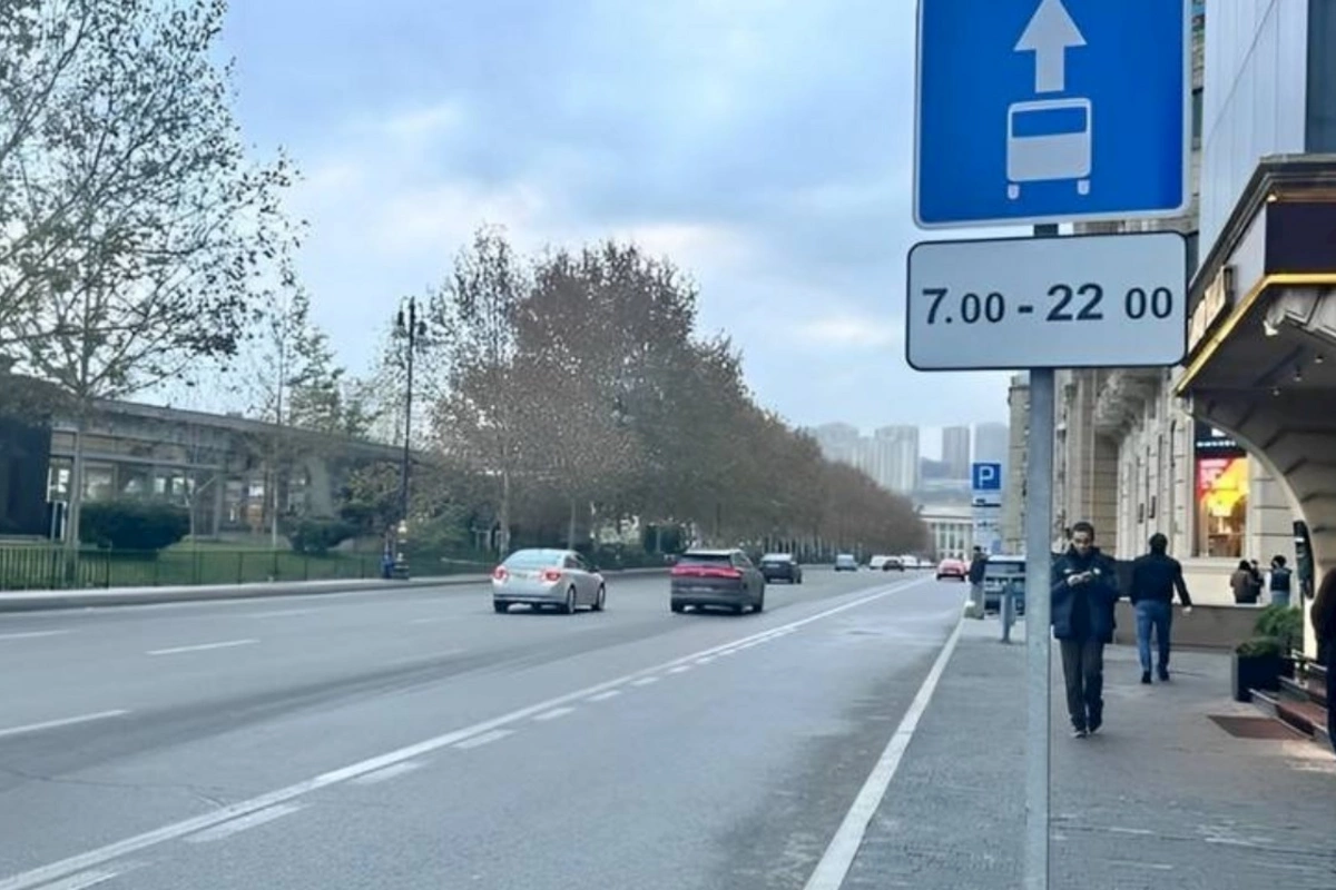 Avtobus zolağına girən “Ferrari” cərimə meydançasına salındı — VİDEO (YENİLƏNİB)