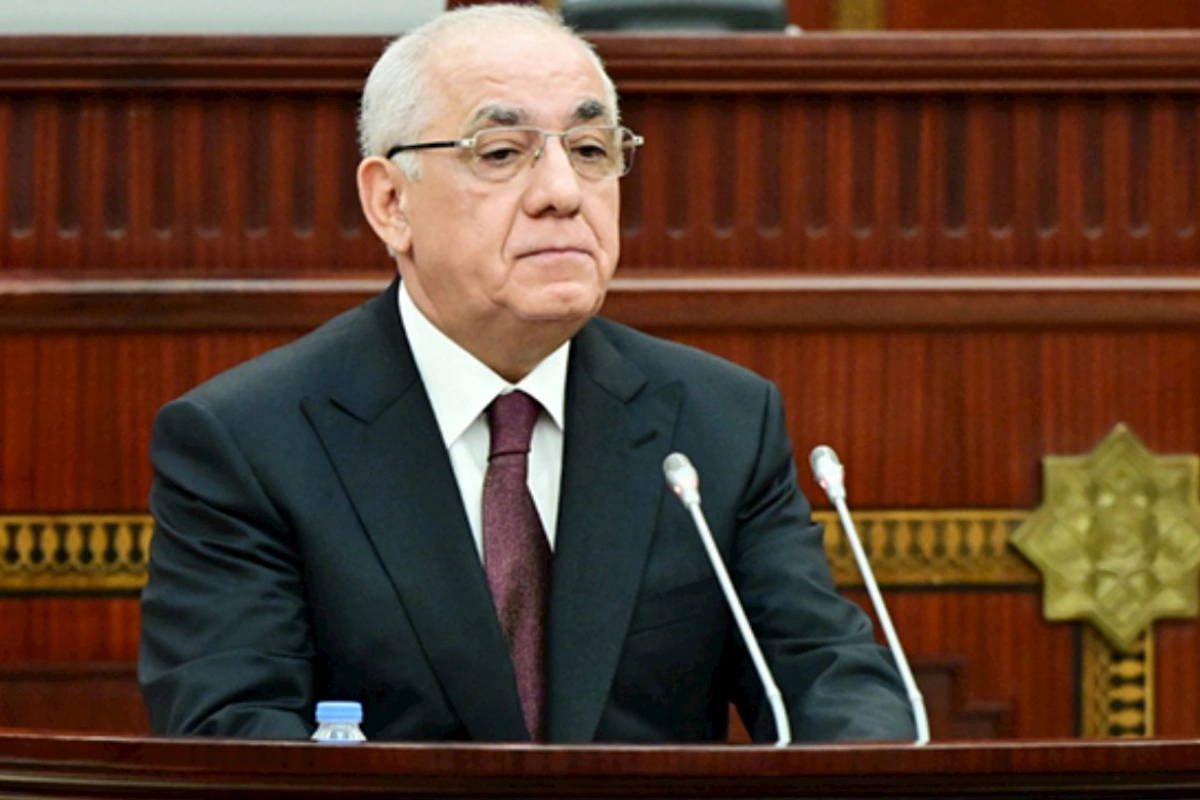 Baş nazir MM-də məruzə ilə çıxış edir