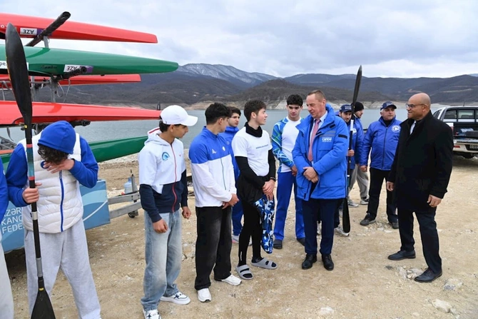 Beynəlxalq kanoe federasiyalarının prezidentləri Sərsəng su anbarında — FOTOLAR Beynəlxalq kanoe federasiyalarının prezidentləri Sərsəng su anbarında — FOTOLAR