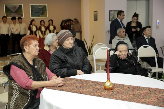 Ahıl şəxslər üçün sosial xidmət müəssisəsində bayram tədbiri təşkil olunub — FOTOLAR