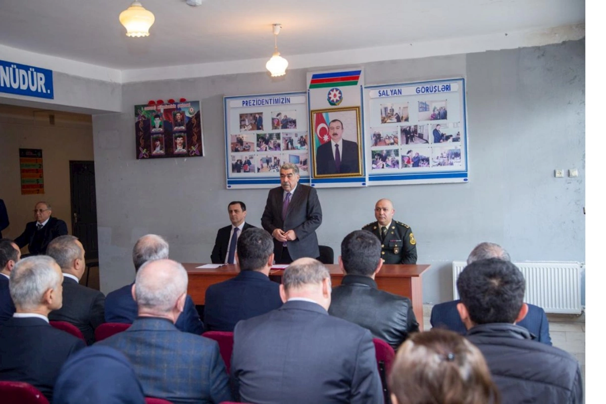 Salyan RİH başçısı sakinlərlə görüş keçirib — FOTOLAR