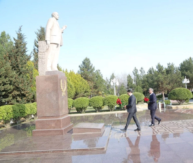 Adil Kərimli Hacıqabulda vətəndaşları qəbul etdi — FOTOLAR Adil Kərimli Hacıqabulda vətəndaşları qəbul etdi — FOTOLAR