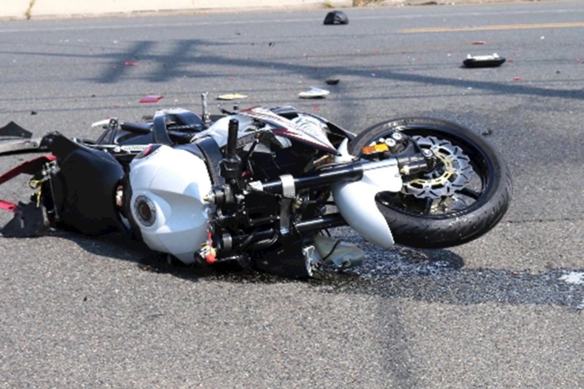 Moped divara çırpıldı, 21 yaşlı sürücü öldü