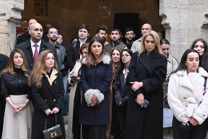 Prezidentin gəlini Buxara karvansarasının açılışında — FOTOLAR