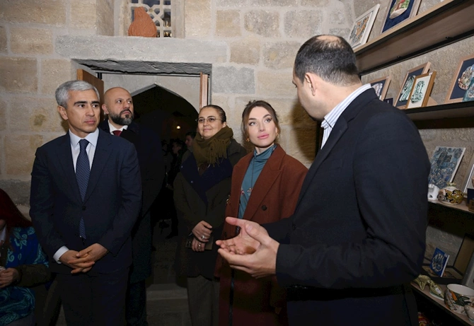 Prezidentin gəlini Buxara karvansarasının açılışında — FOTOLAR