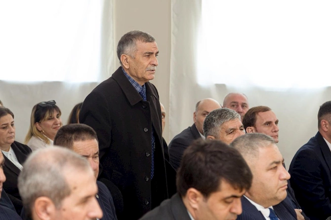 Rüstəm Xəlilov daha bir kənddə səyyar qəbul keçirdi — FOTOLAR Rüstəm Xəlilov daha bir kənddə səyyar qəbul keçirdi — FOTOLAR