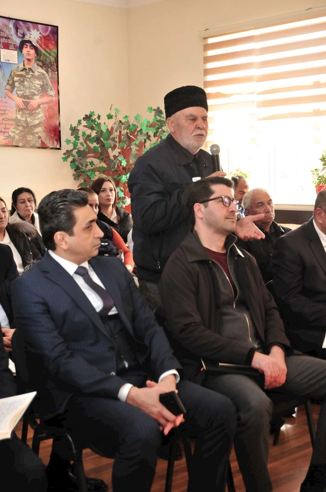 Bayramlar ərafəsində Abşeronun kənd və qəsəbələrində vətəndaş qəbulları keçirildi — FOTOLAR Bayramlar ərafəsində Abşeronun kənd və qəsəbələrində vətəndaş qəbulları keçirildi — FOTOLAR