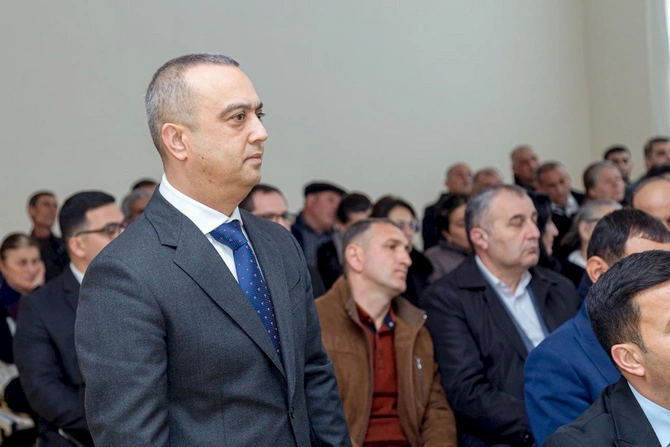 Rüstəm Xəlilov daha bir kənddə səyyar qəbul keçirdi — FOTOLAR Rüstəm Xəlilov daha bir kənddə səyyar qəbul keçirdi — FOTOLAR