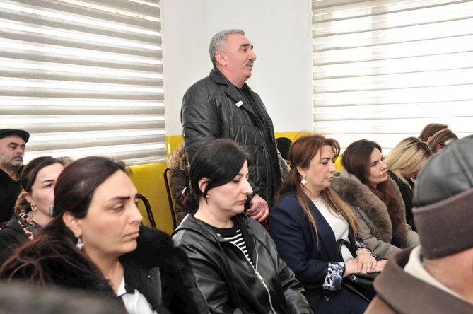Bayramlar ərafəsində Abşeronun kənd və qəsəbələrində vətəndaş qəbulları keçirildi — FOTOLAR Bayramlar ərafəsində Abşeronun kənd və qəsəbələrində vətəndaş qəbulları keçirildi — FOTOLAR