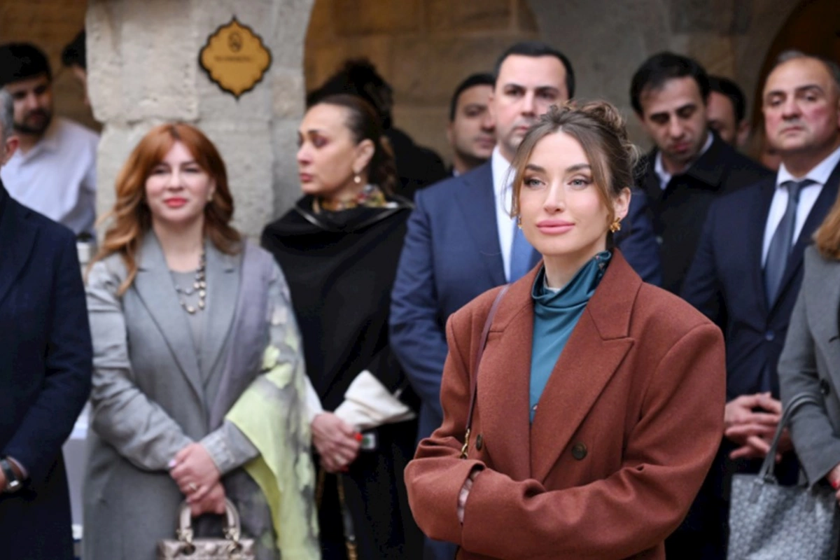 Prezidentin gəlini Buxara karvansarasının açılışında — FOTOLAR
