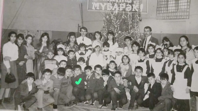 Sinif yoldaşı açıqladı: Rüfət Nasosnu “Milyonların şousu”nda 8 min manatı belə qazanıbmış — FOTO Sinif yoldaşı açıqladı: Rüfət Nasosnu “Milyonların şousu”nda 8 min manatı belə qazanıbmış — FOTO
