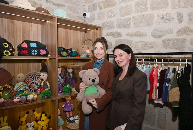 Prezidentin gəlini Buxara karvansarasının açılışında — FOTOLAR