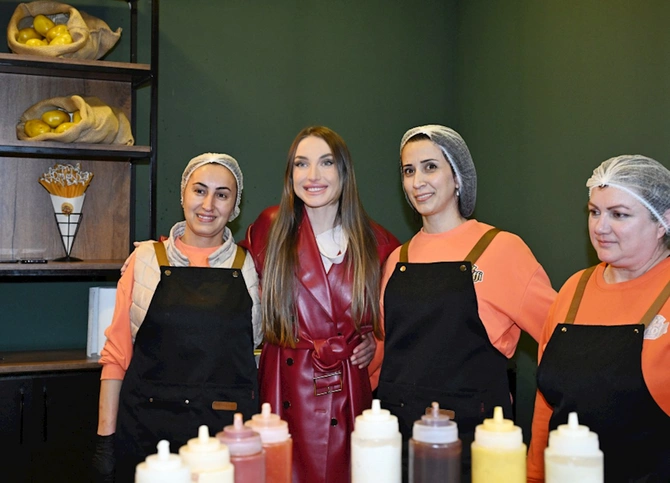 Alyona Əliyeva Novruz yarmarkasında — FOTOLAR Alyona Əliyeva Novruz yarmarkasında — FOTOLAR