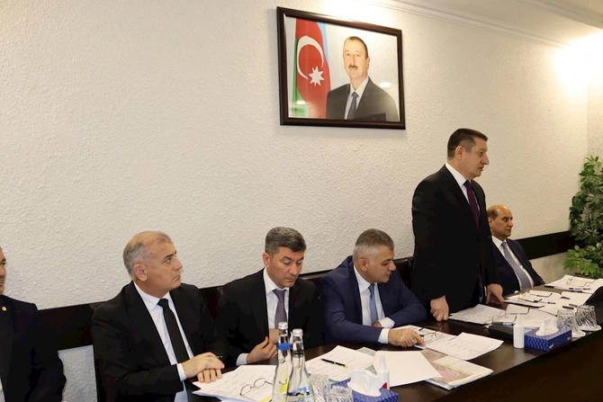 Zaur Mikayılov Abşeronda vətəndaşlarla görüşdü — FOTOLAR Zaur Mikayılov Abşeronda vətəndaşlarla görüşdü — FOTOLAR