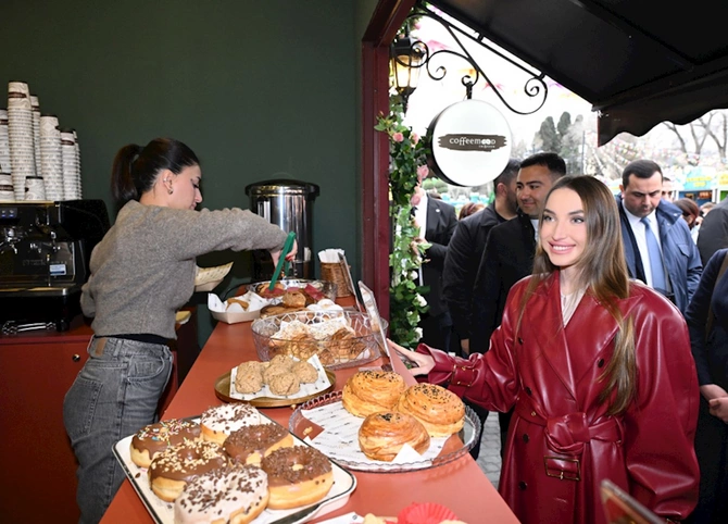 Alyona Əliyeva Novruz yarmarkasında — FOTOLAR Alyona Əliyeva Novruz yarmarkasında — FOTOLAR