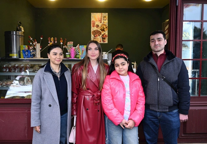 Alyona Əliyeva Novruz yarmarkasında — FOTOLAR Alyona Əliyeva Novruz yarmarkasında — FOTOLAR