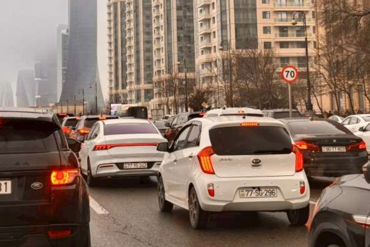 Bu yollarda tıxac var — SİYAHI