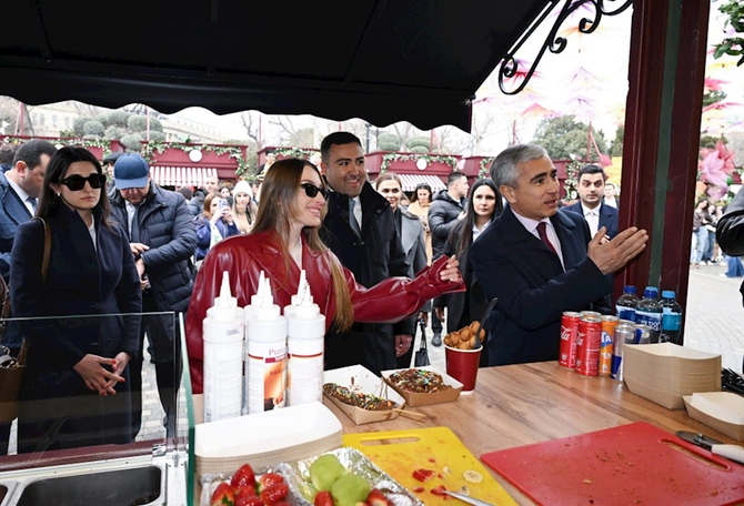 Alyona Əliyeva Novruz yarmarkasında — FOTOLAR Alyona Əliyeva Novruz yarmarkasında — FOTOLAR