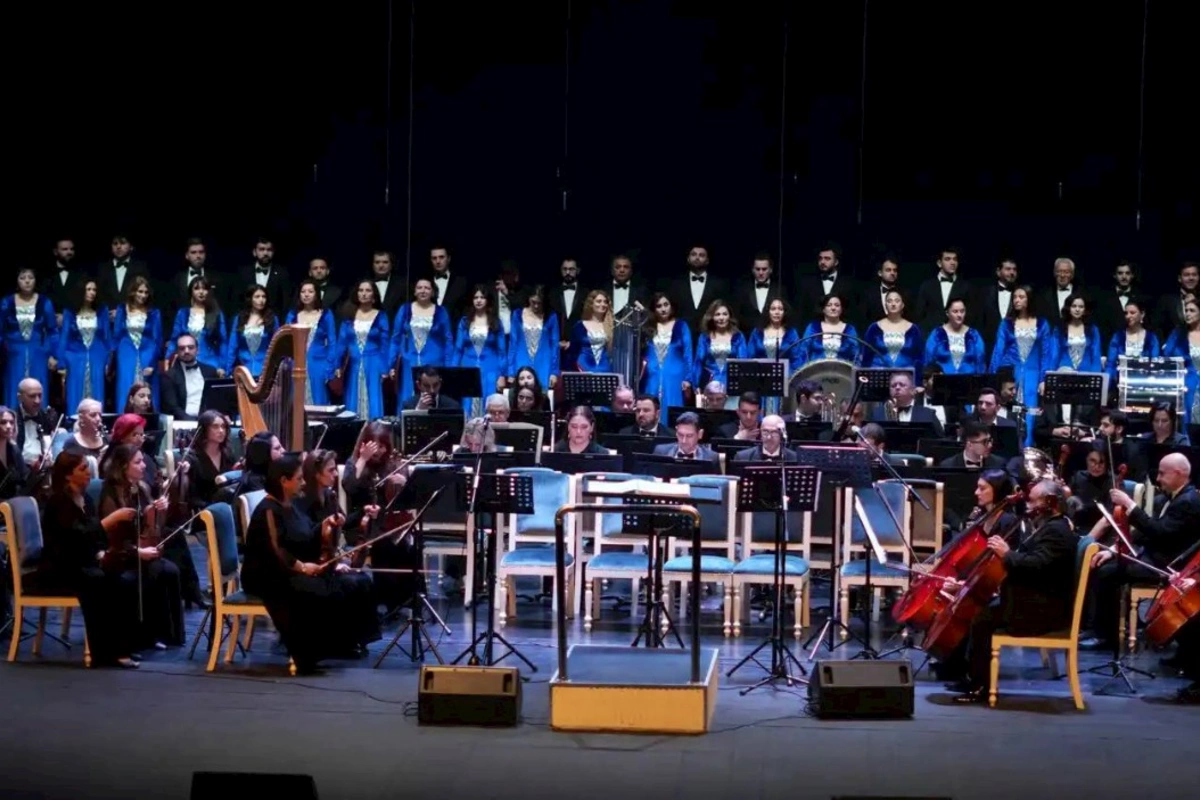 Qastrol proqramı çərçivəsində Gəncədə simfonik orkestrin konserti keçirilib — FOTOLAR