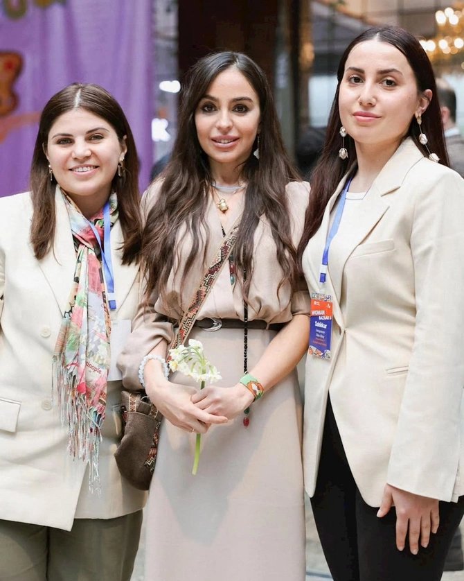 Prezidentin qızları “Woman Bazaar 5” festivalında — FOTOLAR Prezidentin qızları “Woman Bazaar 5” festivalında — FOTOLAR