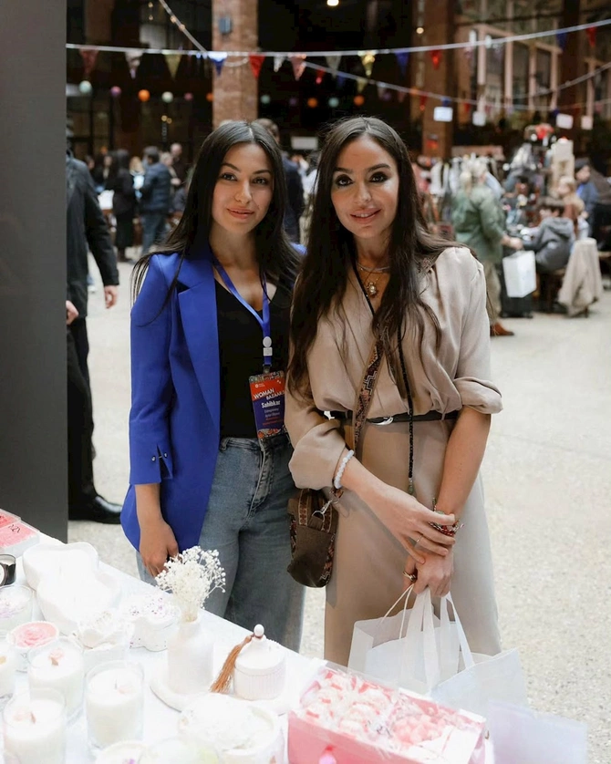 Prezidentin qızları “Woman Bazaar 5” festivalında — FOTOLAR Prezidentin qızları “Woman Bazaar 5” festivalında — FOTOLAR