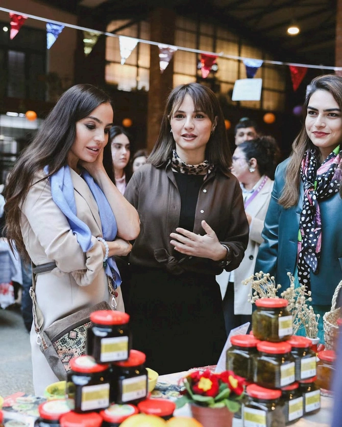 Prezidentin qızları “Woman Bazaar 5” festivalında — FOTOLAR Prezidentin qızları “Woman Bazaar 5” festivalında — FOTOLAR