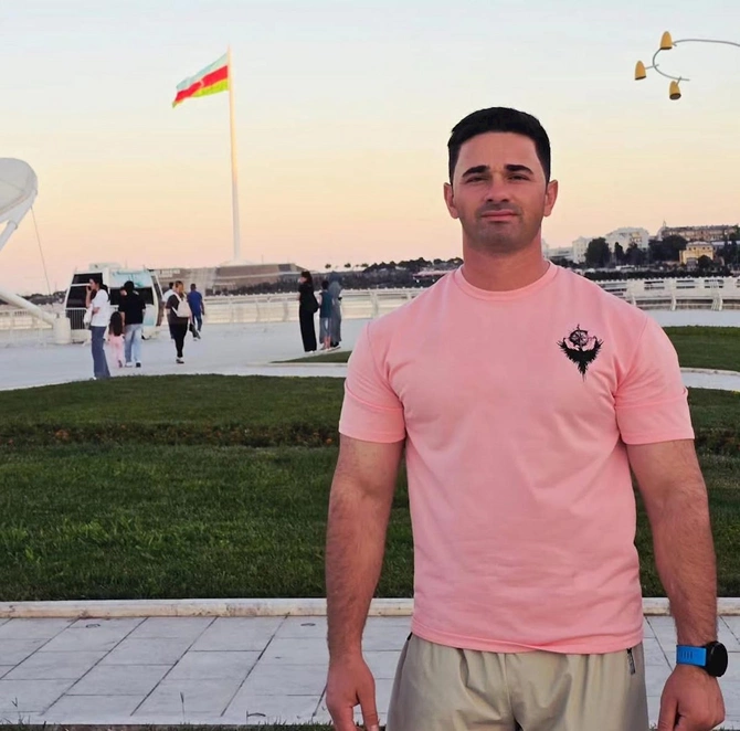 Motosiklet qəzasında ölən Ramin zabit imiş — FOTOLAR Motosiklet qəzasında ölən Ramin zabit imiş — FOTOLAR