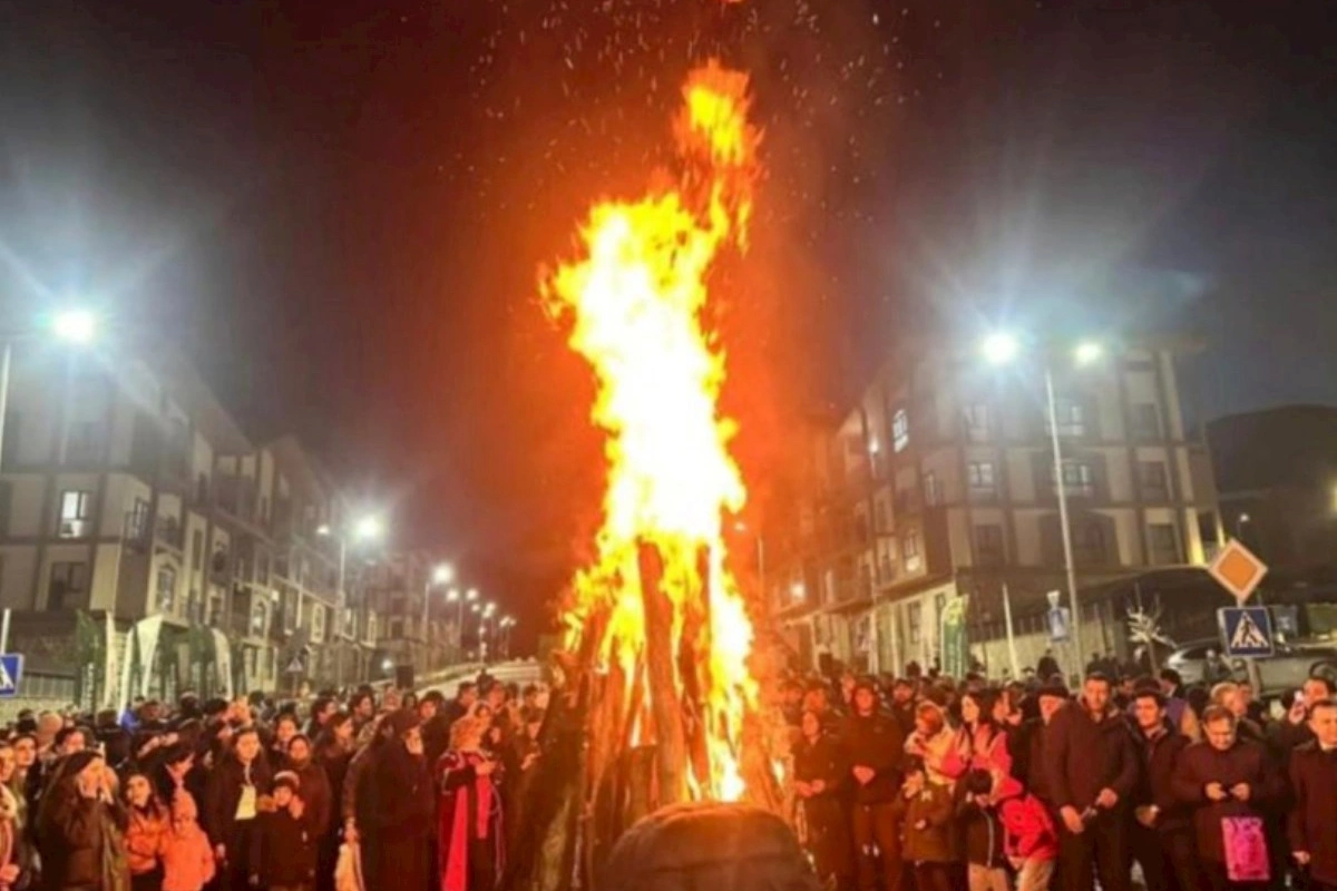 33 ildən sonra Kəlbəcərdə Novruz tonqalı qalandı