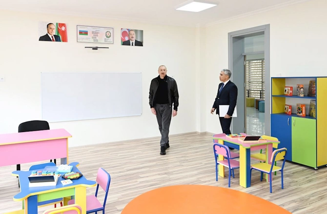 İlham Əliyev Şamaxı Avropa liseyinin yeni binasının açılışında iştirak etdi — FOTOLAR İlham Əliyev Şamaxı Avropa liseyinin yeni binasının açılışında iştirak etdi — FOTOLAR