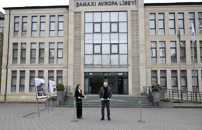 İlham Əliyev Şamaxı Avropa liseyinin yeni binasının açılışında iştirak etdi — FOTOLAR İlham Əliyev Şamaxı Avropa liseyinin yeni binasının açılışında iştirak etdi — FOTOLAR