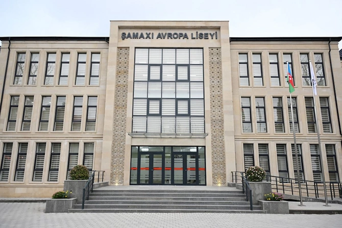 İlham Əliyev Şamaxı Avropa liseyinin yeni binasının açılışında iştirak etdi — FOTOLAR İlham Əliyev Şamaxı Avropa liseyinin yeni binasının açılışında iştirak etdi — FOTOLAR