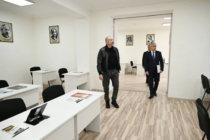 İlham Əliyev Şamaxı Avropa liseyinin yeni binasının açılışında iştirak etdi — FOTOLAR İlham Əliyev Şamaxı Avropa liseyinin yeni binasının açılışında iştirak etdi — FOTOLAR