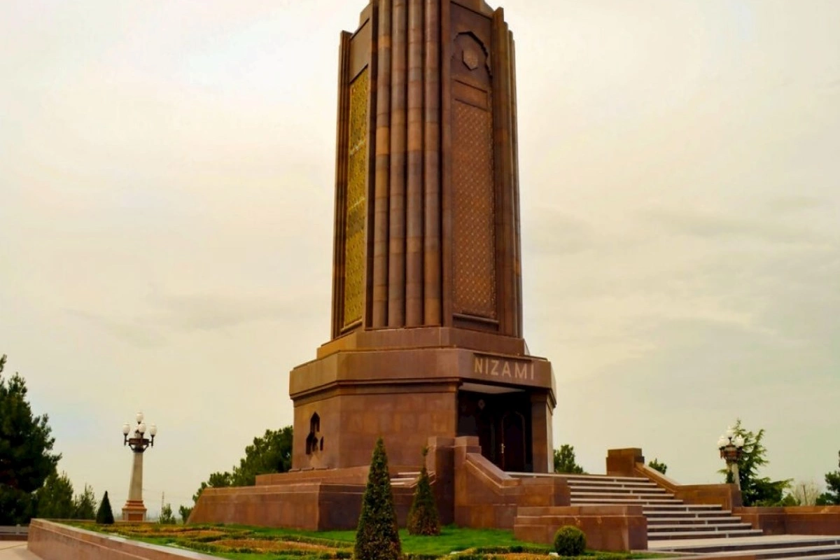 Nizami məqbərəsində bədbəxt hadisə baş verdi