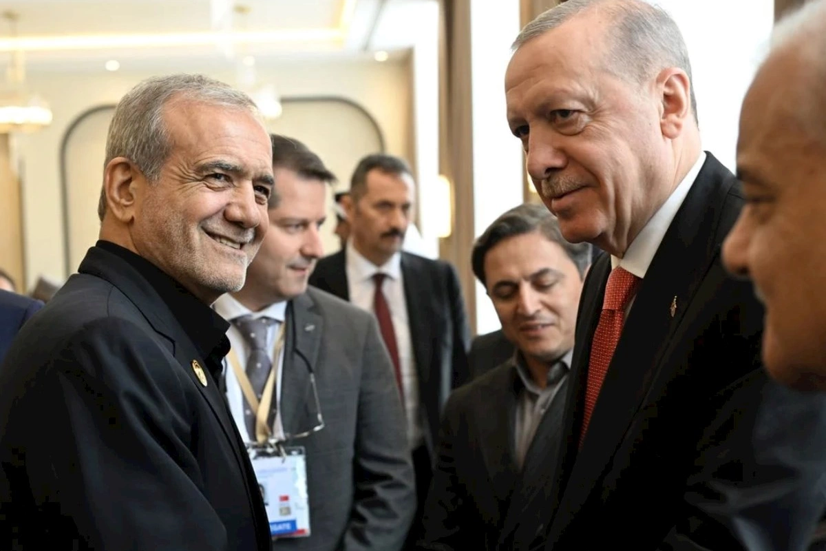 Pezeşkiandan türk dilində paylaşım — FOTO