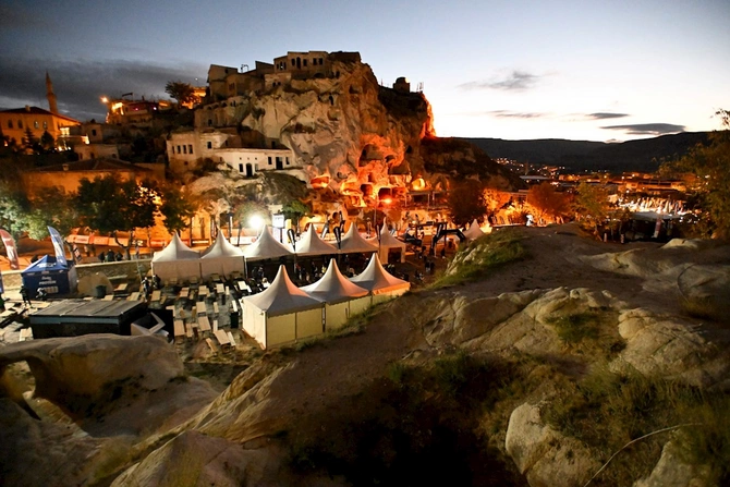 Türkiyənin Salomon Cappadocia Ultra-Trail marafonu BMT Turizm Təşkilatının nüfuzlu mükafatına layiq görülüb — FOTOLAR