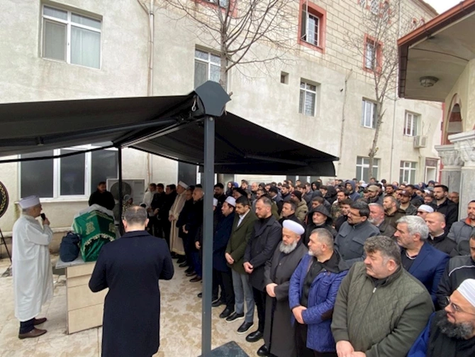 İmamın qızı bloqer imiş — Müəmmalı ölümün pərdəarxası