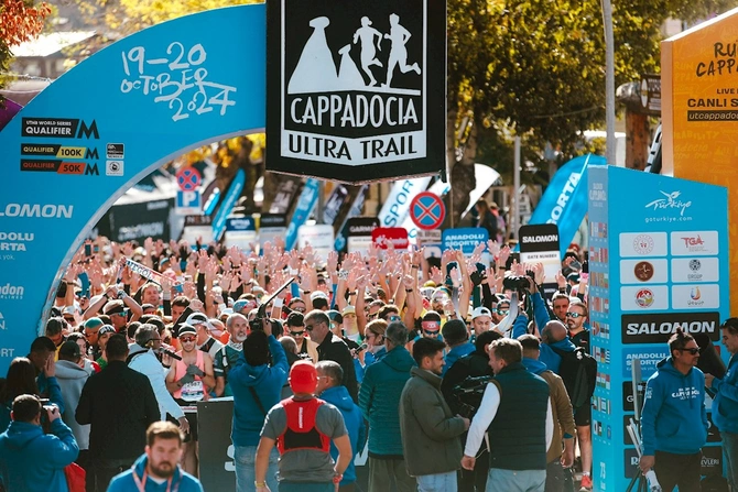 Türkiyənin Salomon Cappadocia Ultra-Trail marafonu BMT Turizm Təşkilatının nüfuzlu mükafatına layiq görülüb — FOTOLAR