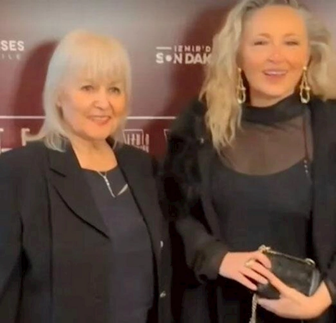 Tanınmış müğənni illər sonra üzə çıxdı: Görün nə işlə məşğuldur — FOTO Tanınmış müğənni illər sonra üzə çıxdı: Görün nə işlə məşğuldur — FOTO