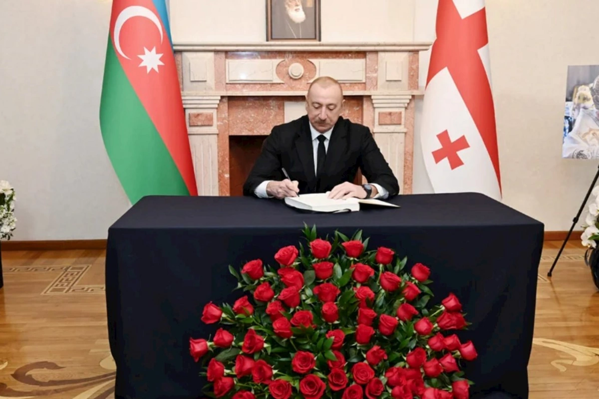 İlham Əliyev Gürcüstanın Azərbaycandakı səfirliyində olub, başsağlığı verib