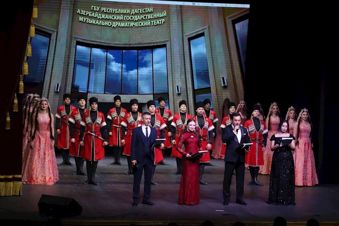 Prezident Dərbənddə Azərbaycan Dövlət Musiqili Dram Teatrının açılışı münasibətilə təbrik ünvanlayıb — FOTOLAR