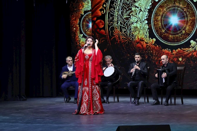 Prezident Dərbənddə Azərbaycan Dövlət Musiqili Dram Teatrının açılışı münasibətilə təbrik ünvanlayıb — FOTOLAR