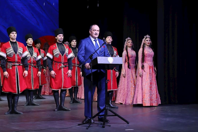 Prezident Dərbənddə Azərbaycan Dövlət Musiqili Dram Teatrının açılışı münasibətilə təbrik ünvanlayıb — FOTOLAR